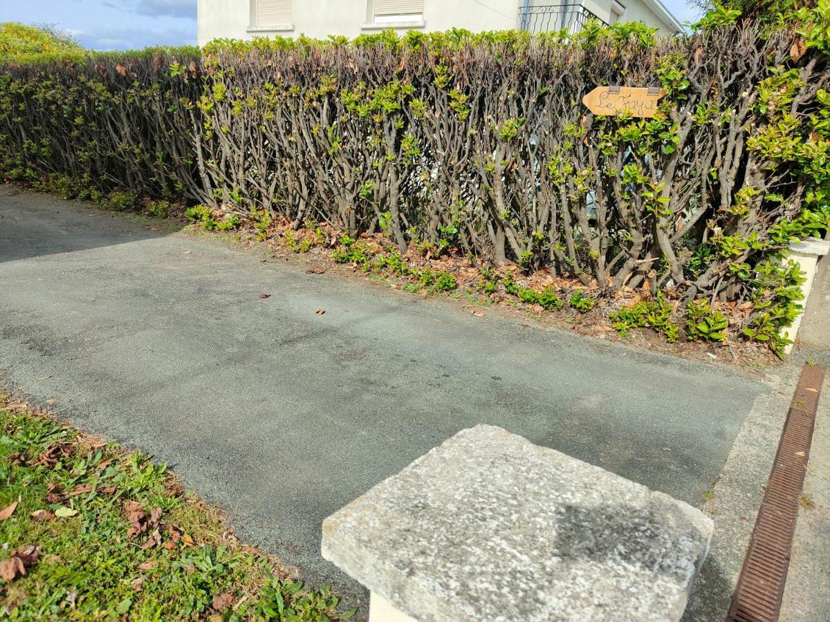 Apartamento Le Faya Pouzauges Exterior foto